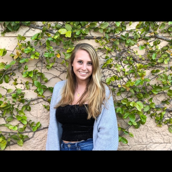 Meet your Posher, Laura - Picture 1 of 1